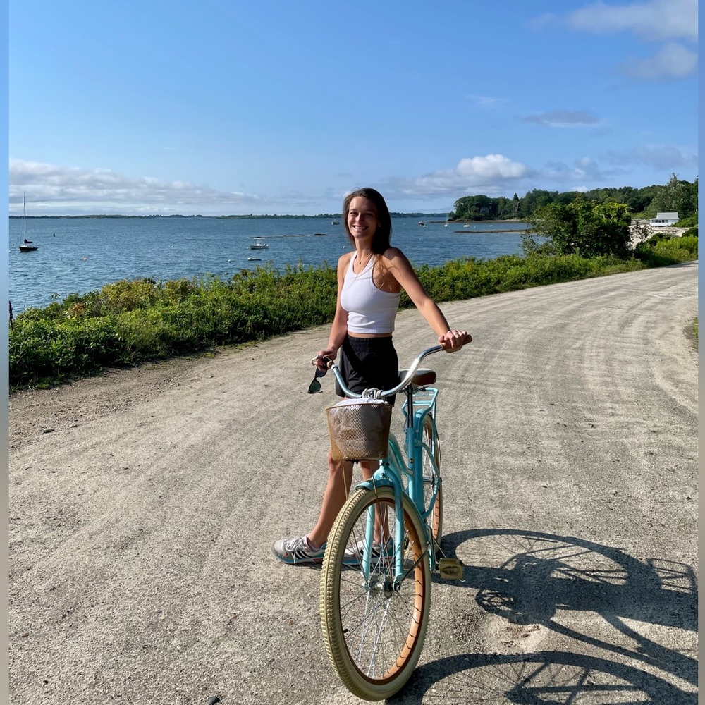 Meet your Posher, Lauren